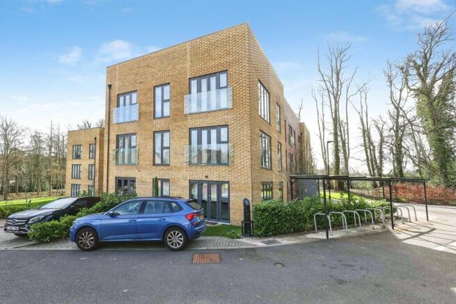New House Farm Drive, Northfield, BIRMINGHAM photo 4