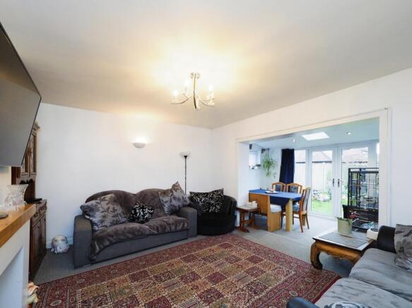 Lounge/Dining Room