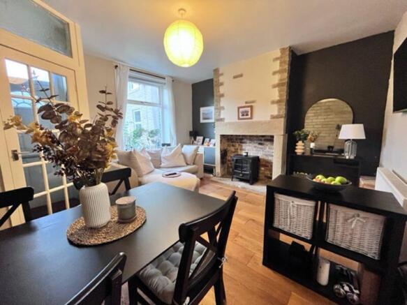 Lounge/Dining Room