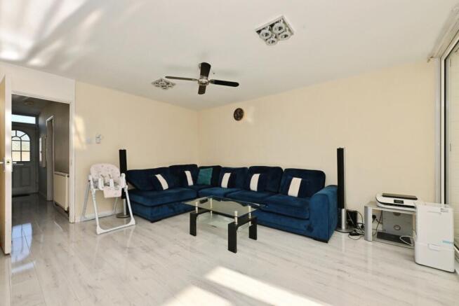 Foremark Close, Ilford, Essex, IG6 photo 4