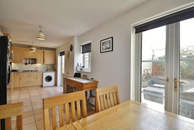 Kitchen/Dining...