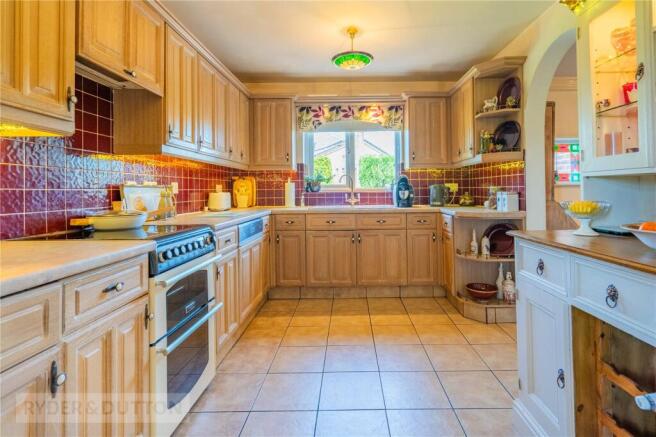 3 bed Detached for sale Image 9