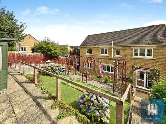 5 bed Detached for sale Image 6