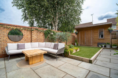 Cranmer Walk, Crawley, RH10