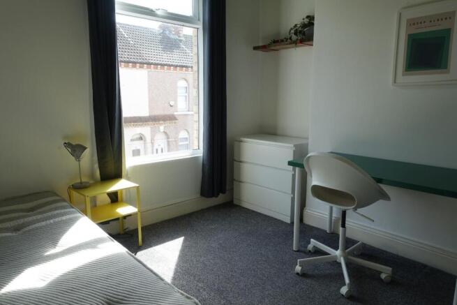 3 bed Terraced to rent Image 4