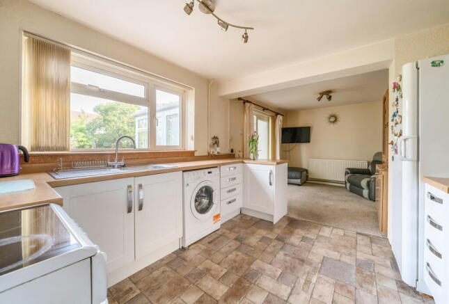 Kitchen / Dining