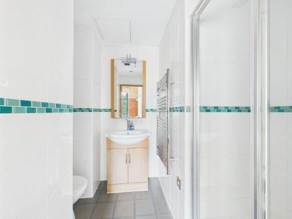 2 bed Apartment for sale Image 6