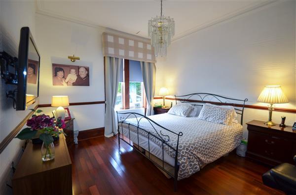 Reception/Bedroom 4