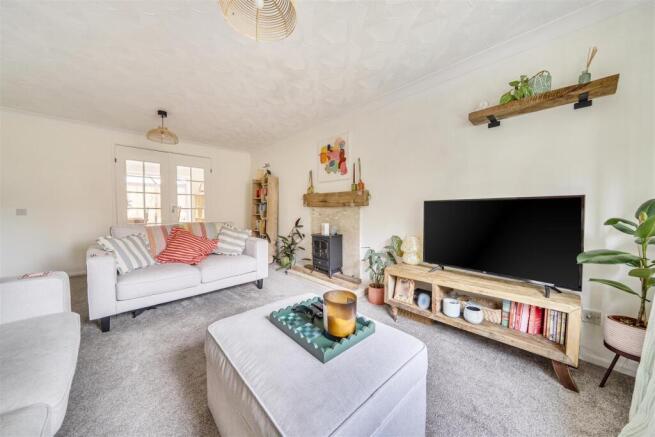 Living Room..jpg