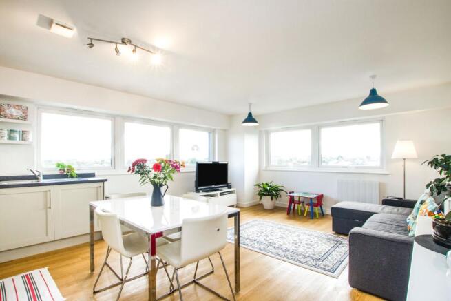 Lounge/Kitchenette