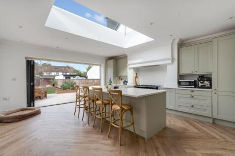 Vale Road, Worcester Park, KT4