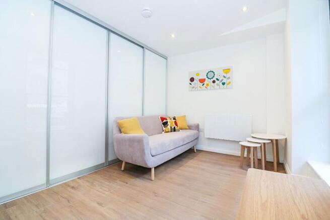 1 bed Apartment to rent Image 6