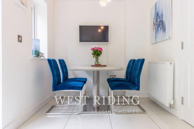 4 bed Semi-Detached for sale Image 8