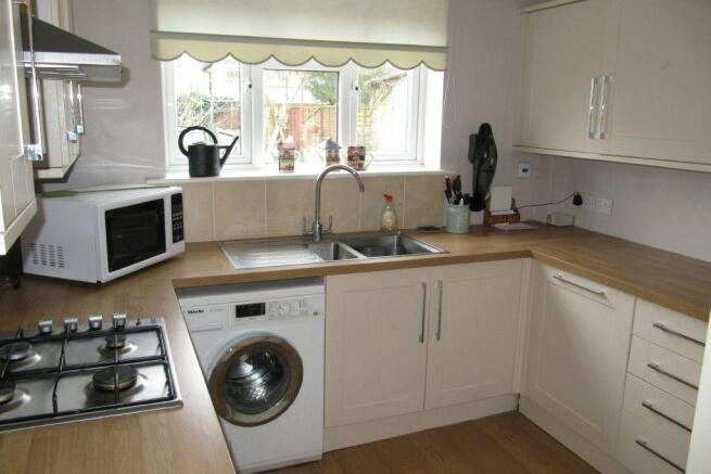 CONTEMPORARY KITCHEN