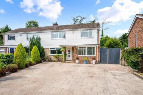 Avenue Close, Tadworth
