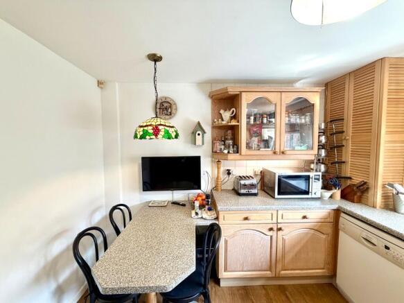 4 bed Detached for sale Image 7