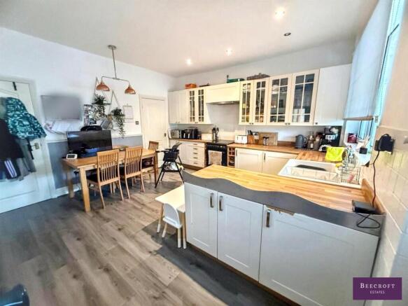 3 bed Terraced for sale Image 7