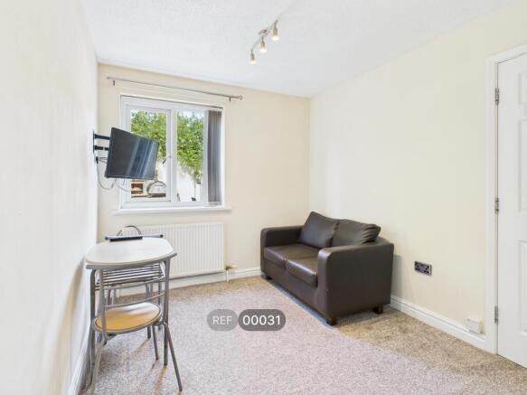 1 bed Apartment to rent Image 6
