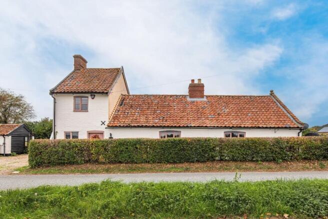 3-bed detached on Characterful Detached Period Cottage in Morningthorpe, £500,000