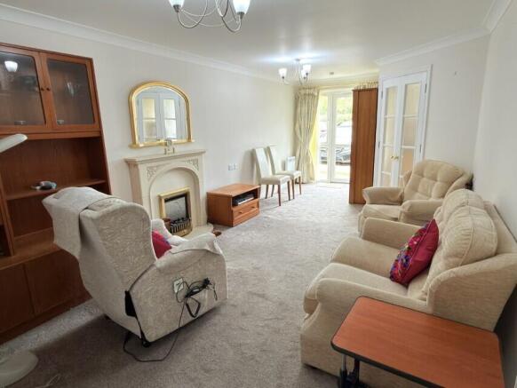 Lounge Pic 1