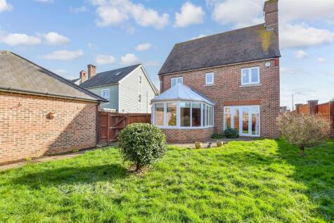 The Lakes, Larkfield, Kent
