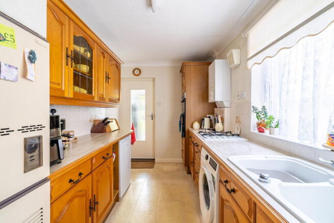 4 bed Semi-Detached for sale Image 5