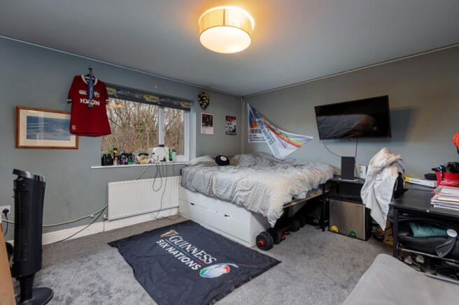 5 bed Detached for sale Image 7