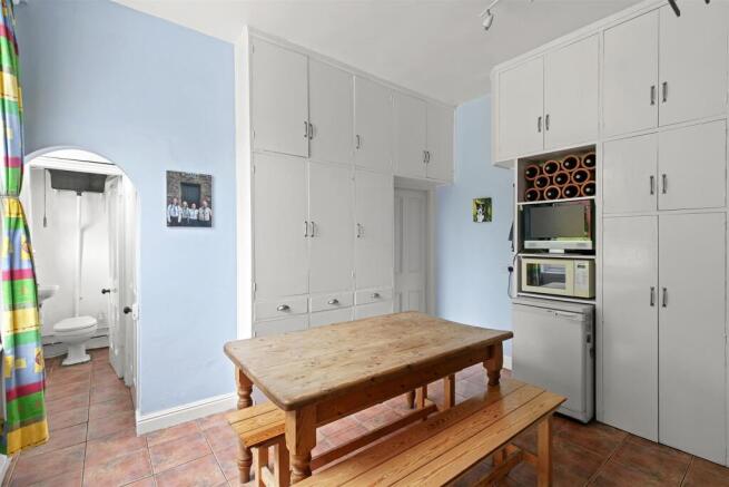 6 bed Semi-Detached for sale Image 12