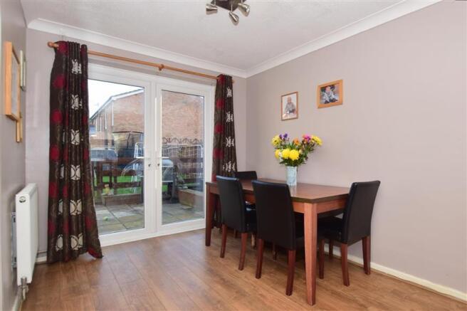 Lounge / Dining Area