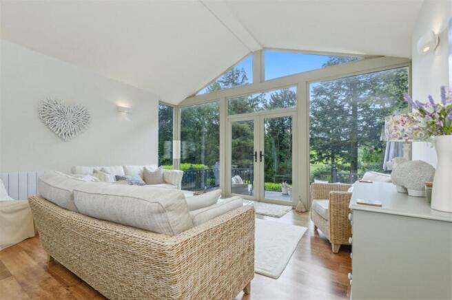 4 bed Detached for sale Image 5