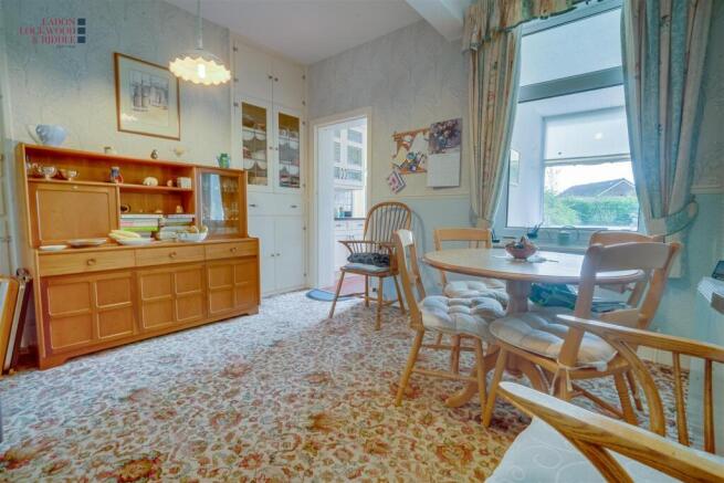 4 bed Detached for sale Image 12