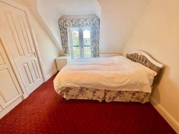 2 bed Flat for sale Image 7