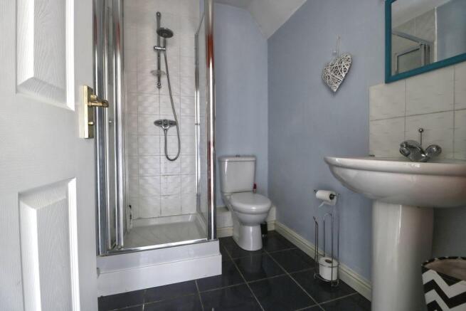 Ensuite to Bed 1
