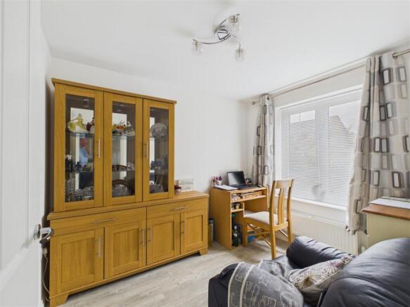 4 bed Detached for sale Image 5