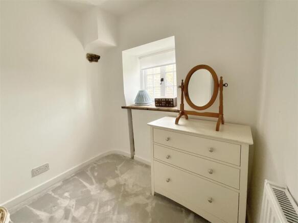 STUDY/DRESSING ROOM