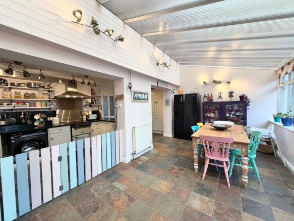 Kitchen diner