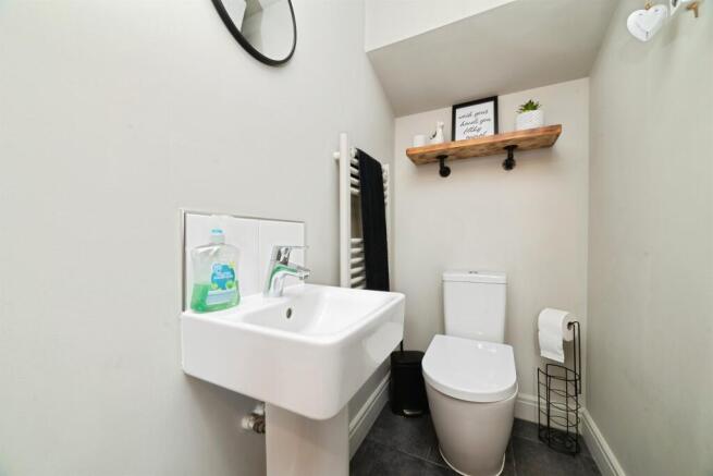 3 bed Semi-Detached for sale Image 9