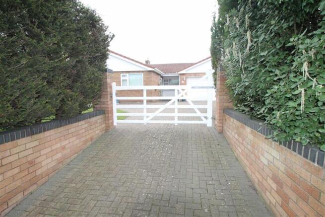 ENTRANCE GATE