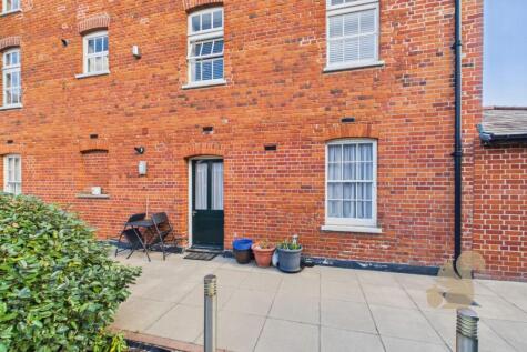 New Farm Road, Stanway