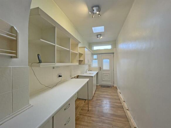butt park road 33 Kitchen.....jpg