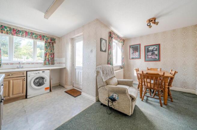 4 bed Detached for sale Image 6