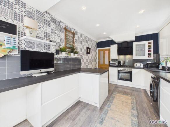 3 bed Semi-Detached for sale Image 6