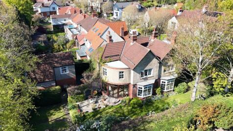 Lyndhurst Drive, Low Fell, NE9