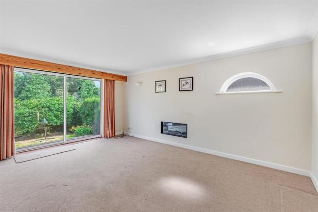 3 bed Link Detached House for sale Image 8