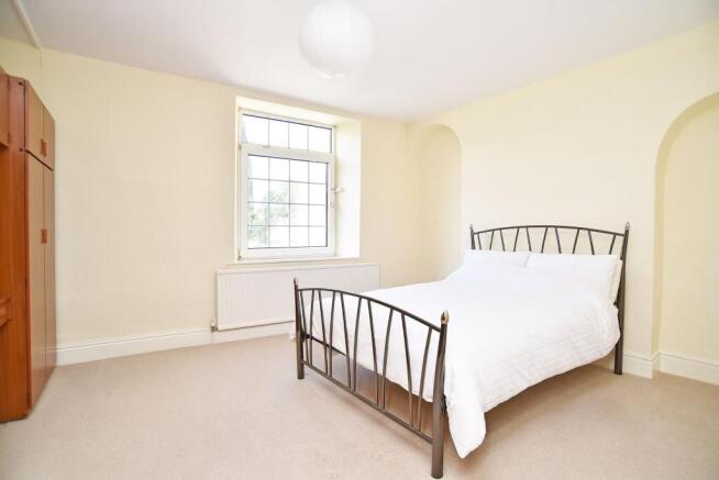 3 bed Town House for sale Image 11