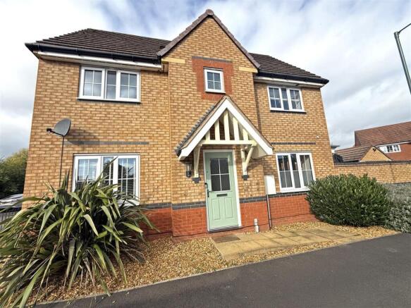3-bed semi-detached on Woodwynd Close, Bowbrook, Shrewsbury, £335,000