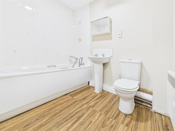 2 bed Flat for sale Image 9