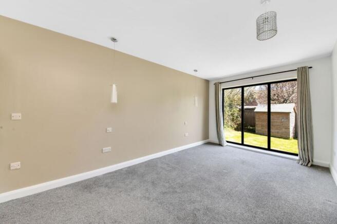 4 bed House for sale Image 12