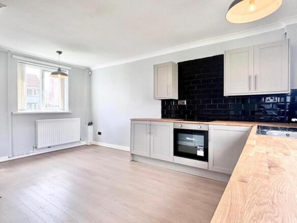 2 bed Semi-Detached for sale Image 4