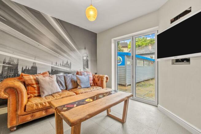 4 bed Detached for sale Image 5
